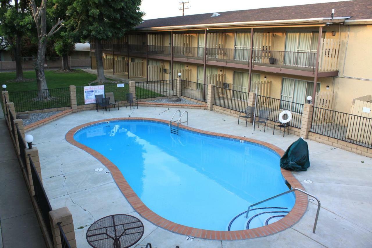 Menifee Inn Extérieur photo
