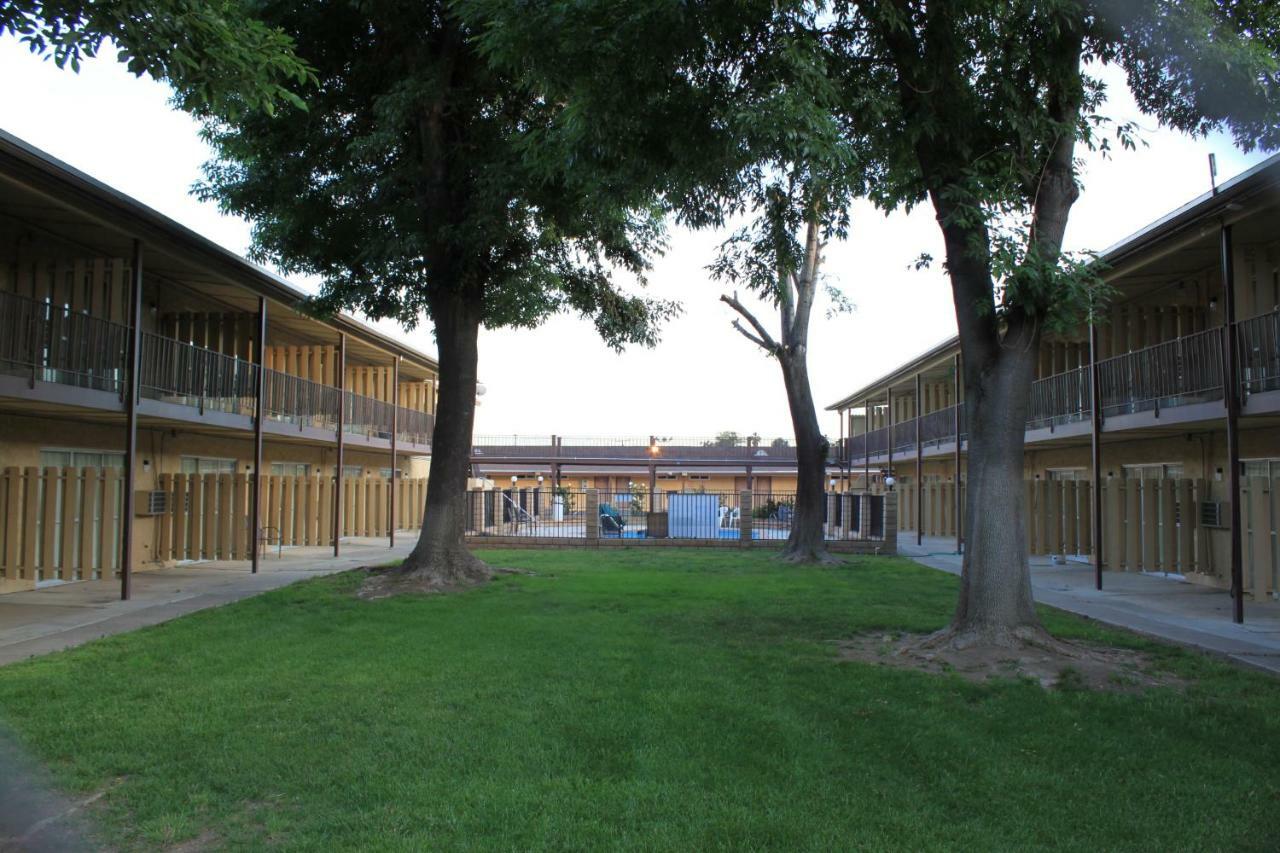 Menifee Inn Extérieur photo